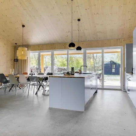Nice Home In Sjaellands Odde With Sauna * Yderby